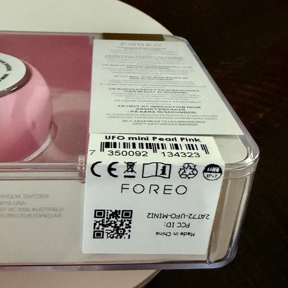 New Foreo UFO Mini LED Thermo-Activated Smart Mask + FREE Call It a Night (7 Pk) - Picture 5 of 8